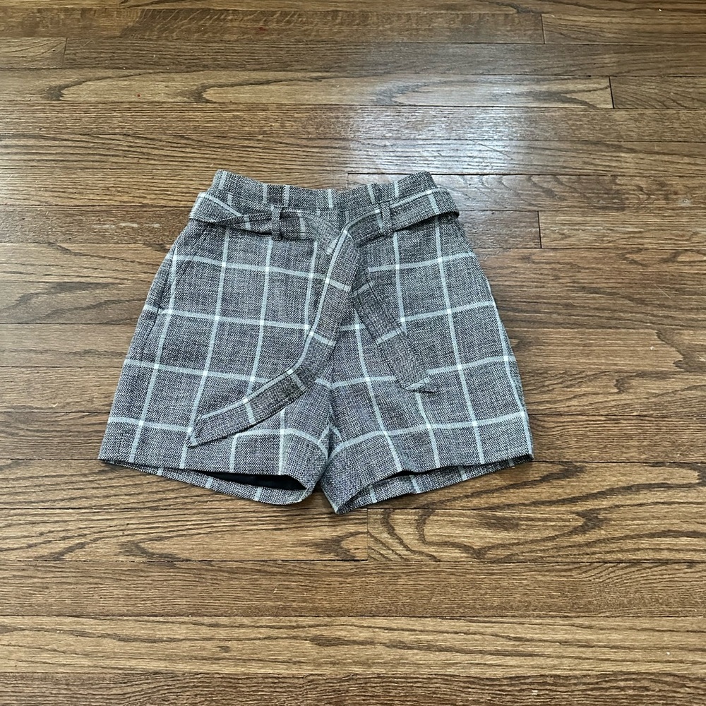 NWT White House Black Market plaid 5 inch Shorts